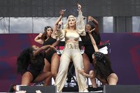 Bebe Rexha Longsleeve T-shirt #2810549