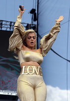 Bebe Rexha Longsleeve T-shirt #2810572