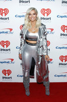 Bebe Rexha Longsleeve T-shirt #2810650
