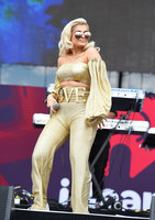 Bebe Rexha Longsleeve T-shirt #2810739