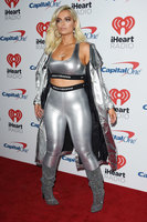 Bebe Rexha Longsleeve T-shirt #2810838
