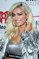 Bebe Rexha Longsleeve T-shirt #2810901