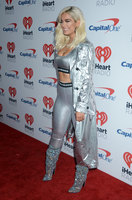 Bebe Rexha Longsleeve T-shirt #2810903