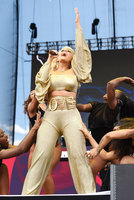 Bebe Rexha Longsleeve T-shirt #2810945