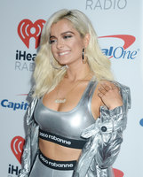Bebe Rexha Longsleeve T-shirt #2810962