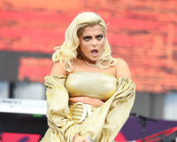 Bebe Rexha Longsleeve T-shirt #2810966