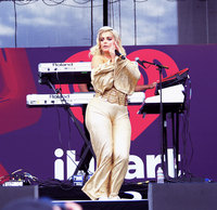Bebe Rexha mug #G1053114
