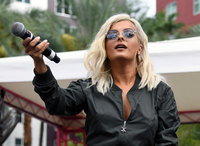 Bebe Rexha Longsleeve T-shirt #2919356