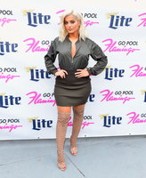 Bebe Rexha Longsleeve T-shirt #2919372
