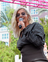 Bebe Rexha Longsleeve T-shirt #2919374