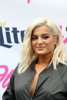 Bebe Rexha Longsleeve T-shirt #2919405