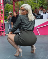 Bebe Rexha Longsleeve T-shirt #2919641