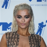 Bebe Rexha Longsleeve T-shirt #3025618