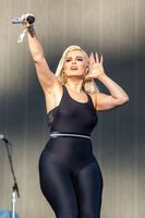Bebe Rexha Longsleeve T-shirt #3899174