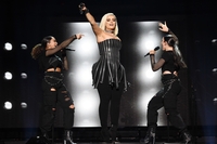 Bebe Rexha Longsleeve T-shirt #3899224