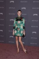 Behati Prinsloo t-shirt #2876525