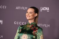 Behati Prinsloo t-shirt #2876528