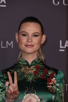 Behati Prinsloo t-shirt #2876542