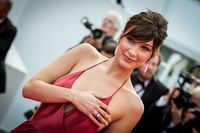 Bella Hadid Sweatshirt #2627895