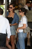 Bella Hadid Sweatshirt #2726209