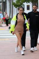 Bella Hadid t-shirt #2917740