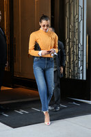 Bella Hadid Sweatshirt #2917917
