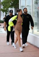 Bella Hadid t-shirt #2918009