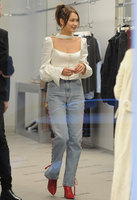 Bella Hadid t-shirt #2949672