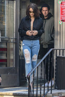 Bella Hadid Sweatshirt #2949720