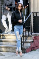Bella Hadid Sweatshirt #2949906