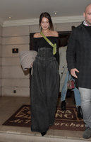 Bella Hadid Sweatshirt #2949916