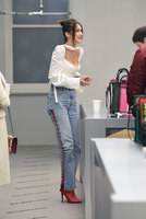 Bella Hadid Sweatshirt #2949930