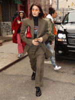 Bella Hadid Sweatshirt #3075340