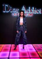 Bella Hadid Sweatshirt #3183424