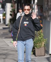 Bella Hadid Sweatshirt #3242482