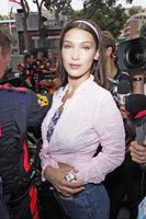 Bella Hadid Sweatshirt #3304039