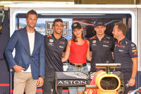 Bella Hadid longsleeve t-shirt #3304155