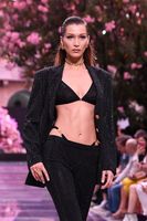 Bella Hadid longsleeve t-shirt #3897944