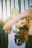 Bella Thorne Longsleeve T-shirt #2376509