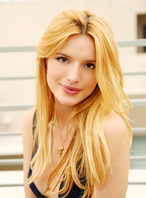 Bella Thorne Mouse Pad 2534792