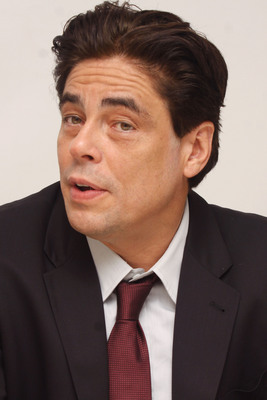 Benicio Del Toro magic mug #G494755