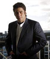 Benicio Del Toro longsleeve t-shirt #2195365