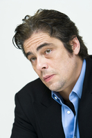 Benicio Del Toro Sweatshirt #2290214