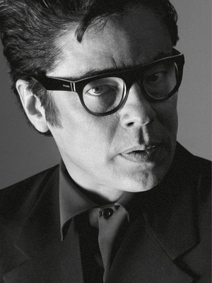 Benicio Del Toro posters