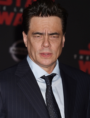 Benicio Del Toro posters