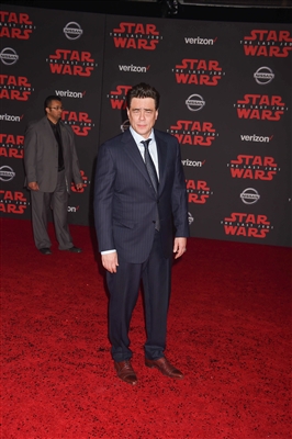 Benicio Del Toro posters