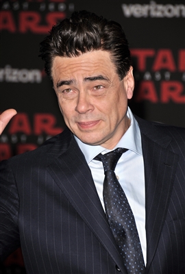Benicio Del Toro posters