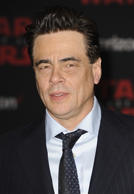 Benicio Del Toro posters