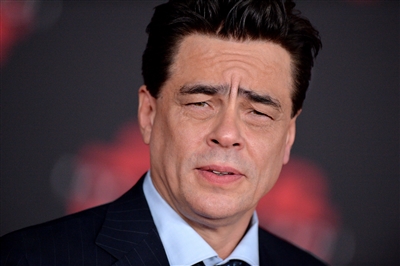 Benicio Del Toro posters