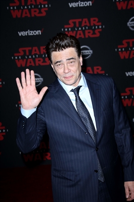 Benicio Del Toro posters